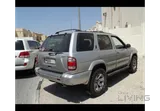 2005 Nissan Pathfinder SE - Reliable Used SUV in Silver