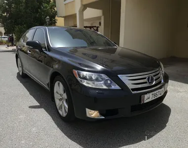 لكزس إل إس 600 إتش ال 2011