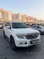 تويوتا لاند كروزر VXR 2011 - سيارة رياضية موثوقة مستعملة باللون الأبيض