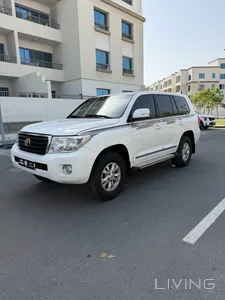 Toyota Land Cruiser GX 2012