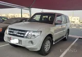 ميتسوبيشي باجيرو GLS 2012 دفع رباعي 7 مقاعد - أبيض، بنزين، أوتوماتيك، 24 ألف ريال