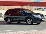 نيسان باثفايندر LE 2014 - سيارة رياضية مستعملة بنظام أوتوماتيكي ووقود بنزين