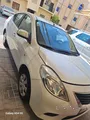 نيسان ساني 2014 - مستعملة بيضاء بنزين أوتوماتيك