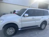 ميتسوبيشي باجيرو 2015 3.0 لتر دفع رباعي 7 مقاعد مع سجل صيانة كامل