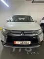 2016 Mitsubishi Outlander 2.4L white