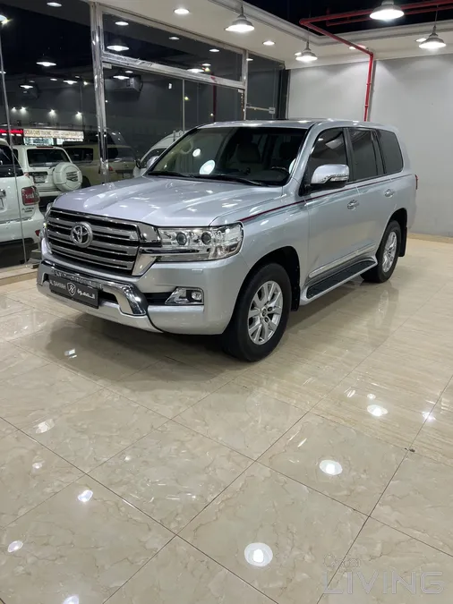 Toyota Land Cruiser GXR 2016 — QatarLiving
