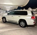 2017 Toyota Land Cruiser GXR V8