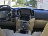 2017 Toyota Land Cruiser VXR 5.7L