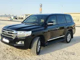 تويوتا لاند كروزر GXR 2019 - 7 مقاعد، دفع رباعي، بنزين، تأمين شامل QR 143 ألف