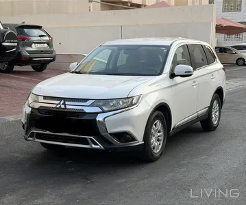 Mitsubishi Outlander  2020