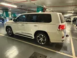 2021 Land Cruiser GXR V8 in perfect condition!