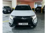 2022 Mitsubishi Outlander - Used White SUV with Automatic Transmission