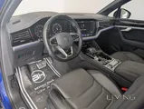 2022  Volkswagen Touareg R-Line