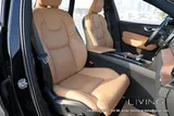فولفو XC60 2022 إنسبرشن MHEV (B5 AWD) بحالة ممتازة