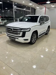 Toyota Land Cruiser VXR 2023