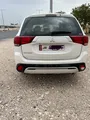 سيارة عائلية للبيع بحالة جيدة
