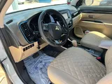 سيارة عائلية للبيع بحالة جيدة