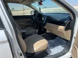 سيارة عائلية للبيع بحالة جيدة