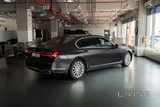 BMW 730i