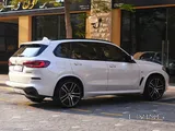BMW X5 M50i