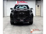 Chevrolet SilveradoTrail Boss 2025 V8