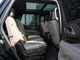 Chevrolet Tahoe LT. Model 2021. 