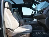 Chevrolet Tahoe LT. Model 2021. 