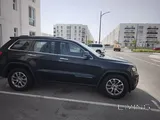 جراند شيروكي نظيف للبيع العاجل