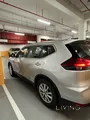 Clean X-Trail from lady