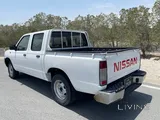 2014 Nissan pickup 🛻 5 seater