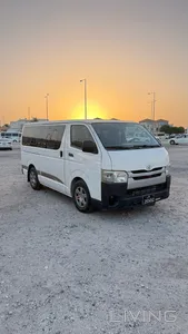 Toyota Hi-Ace  2015