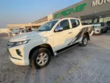 L200 4X4 VERY LOW MILEAGE PETROL