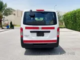 نيسان أورفان