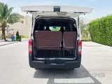 نيسان أورفان