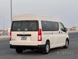 Toyota Hi-Ace 2022 V6