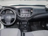 Mitsubishi L200 2023 V2 