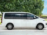 Hyundai Staria 2025
