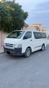 Toyota Hi-Ace  2016