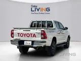 تويوتا هيلوكس SR5 2025