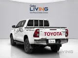 Toyota Hilux SR5 2025