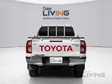 Toyota Hilux SR5 2025