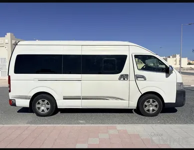 Toyota Hi-Ace  2017