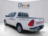 Toyota Hilux SR5 2025