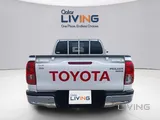 Toyota Hilux SR5 2025