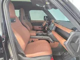 Defender 110 4.4 V8 Octa Black Edition