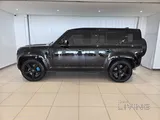 Defender 110 5.0 XV8 Bond Edition