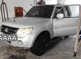 FOR SALE: Mitsubishi Pajero 3-Door, 2009