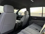 GMC Yukon SLE 2024 V8