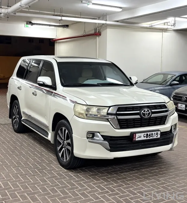تويوتا لاند كروزر GXR 2012 — QatarLiving