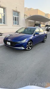 Hyundai Elantra  2021